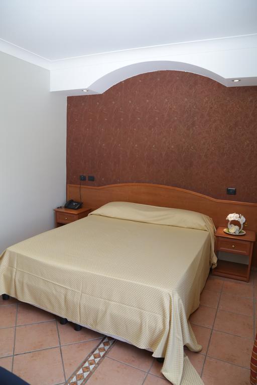 Hotel Stefano A Melito 3*