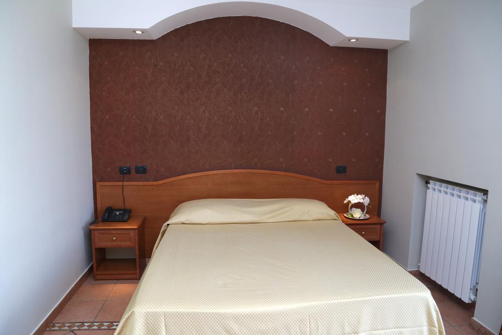 Stefano A Melito Hotel 3*