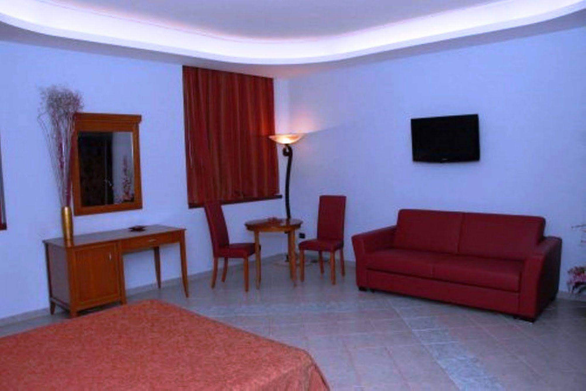 Stefano A Melito Hotel 3*